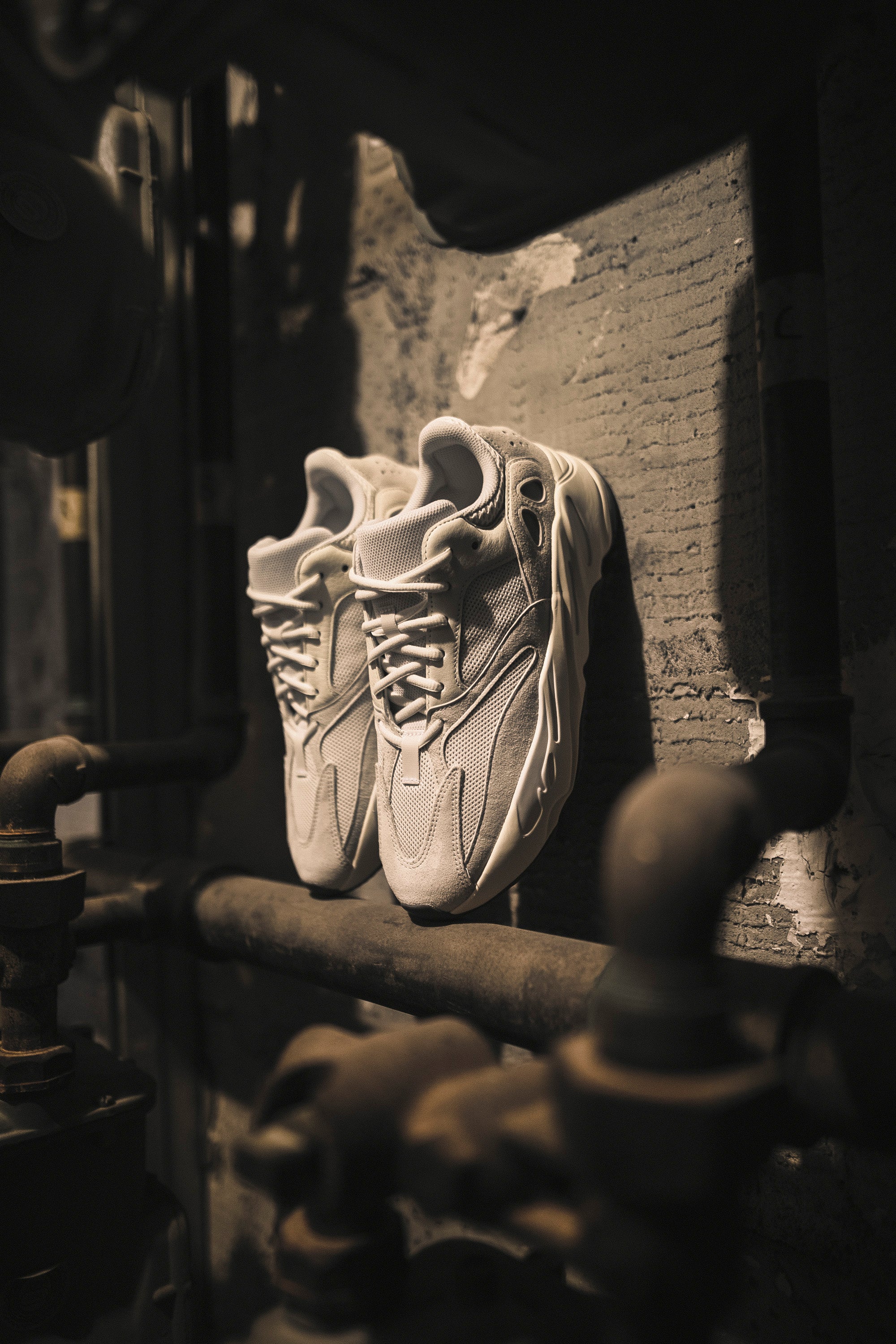 adidas YEEZY BOOST 700 "Analog" article image