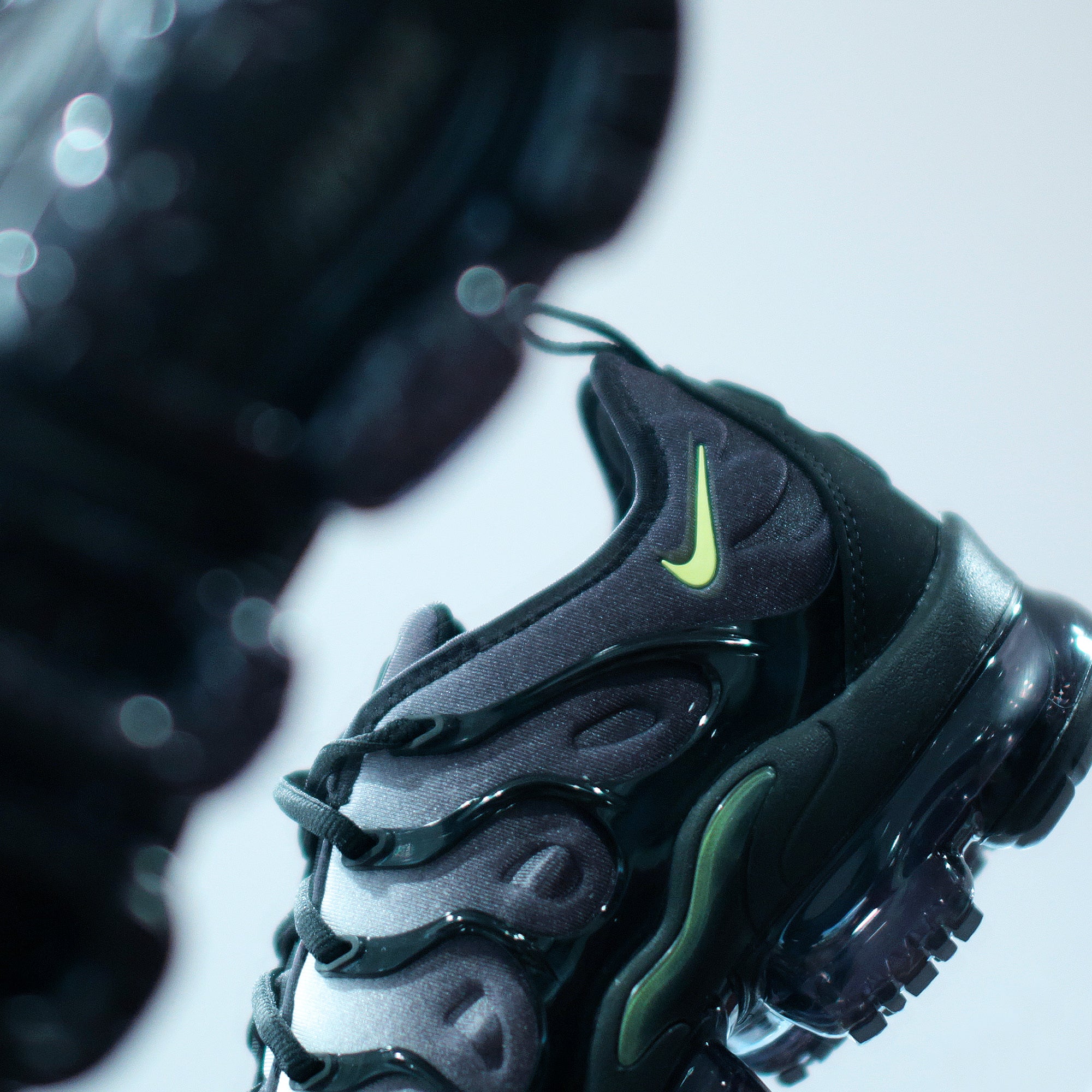 Nike Vapormax Plus - Black/Volt - Releasing 4/6 article image