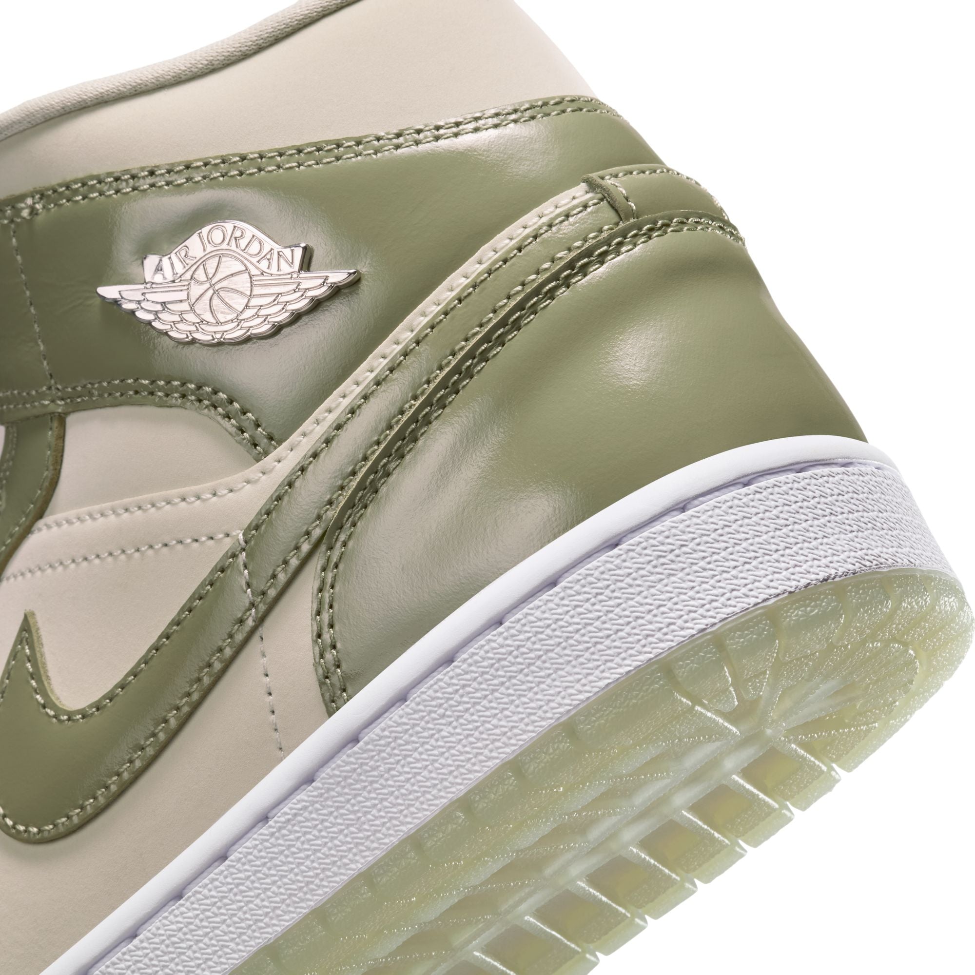Air Jordan 1 Womens Mid SE Shoes