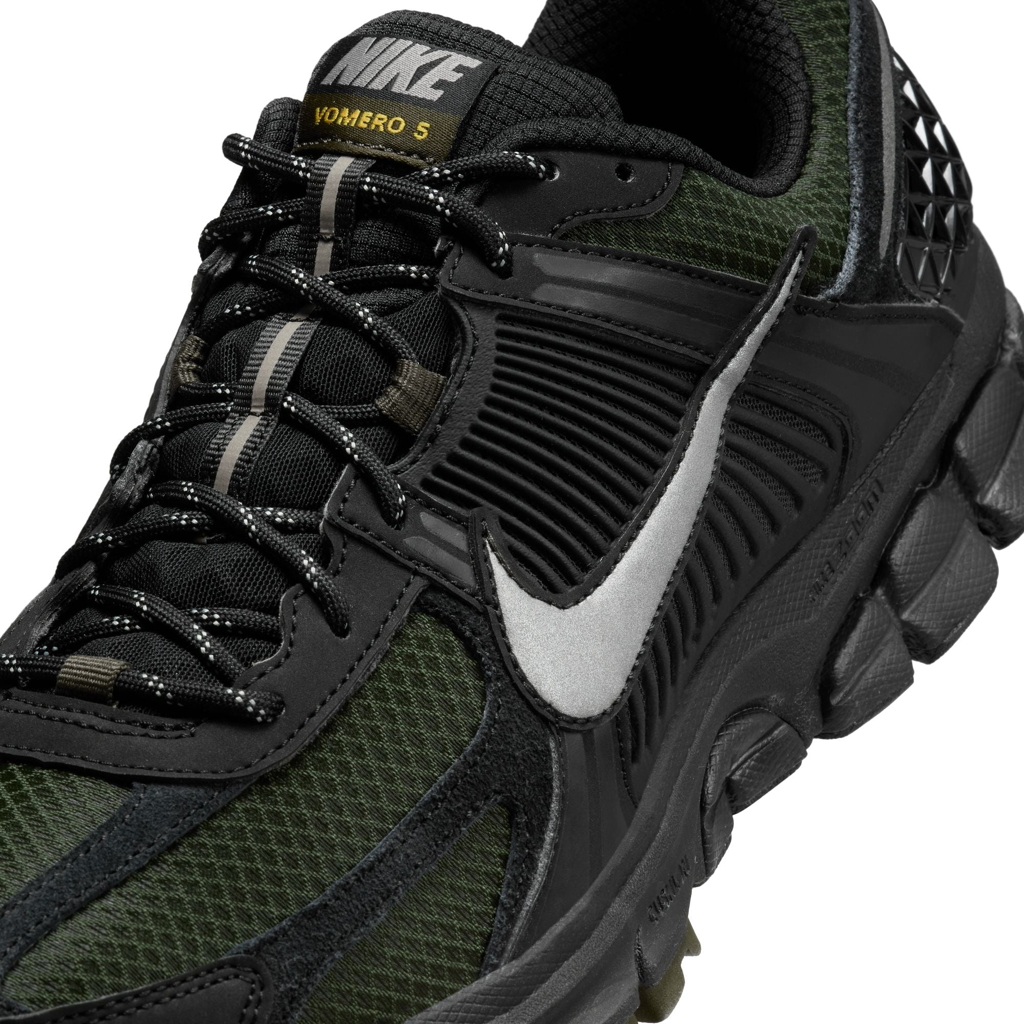 Nike Mens Zoom Vomero 5 Shoes