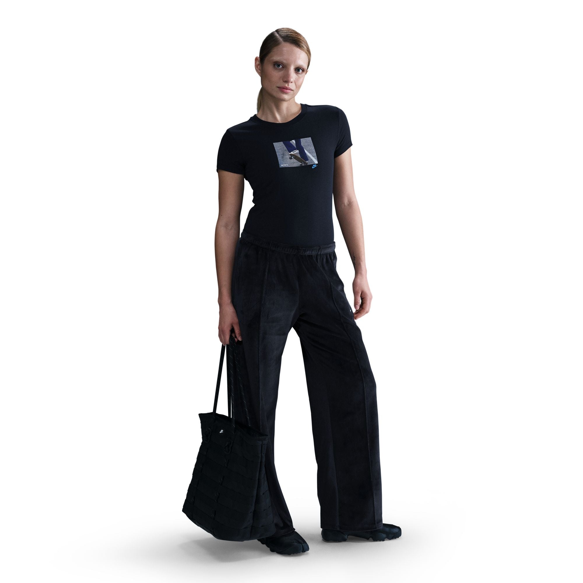 Nike Womens Chill Knit Slim Cropped Tee