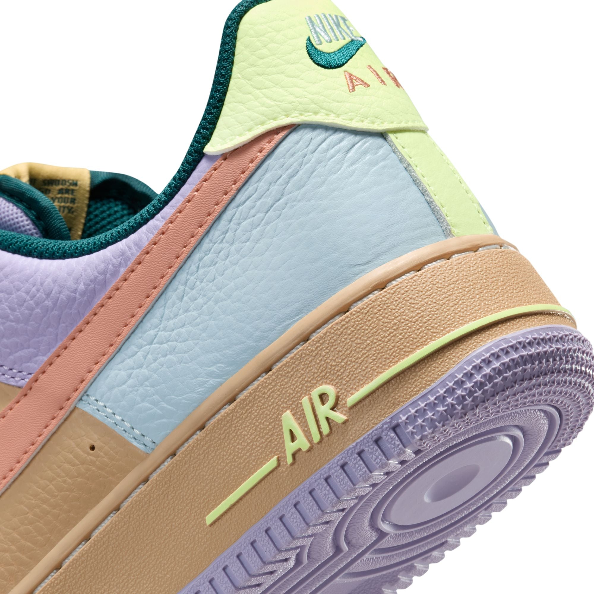 Nike Mens Air Force 1 '07 Shoes
