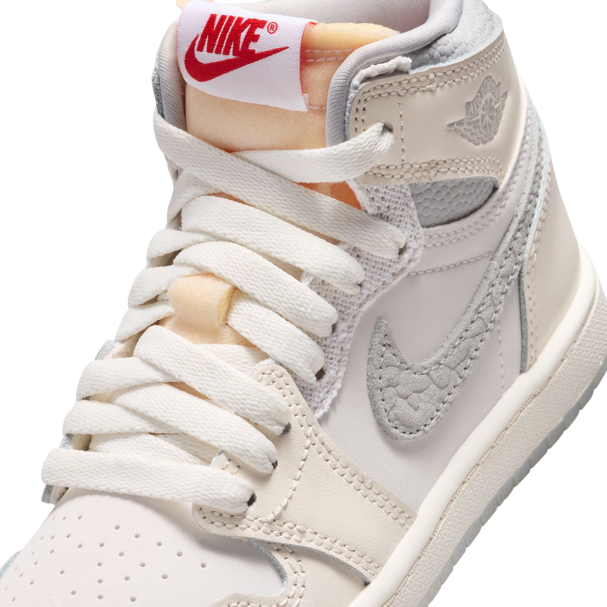 Air Jordan 1 Little Kids Retro High OG Shoes