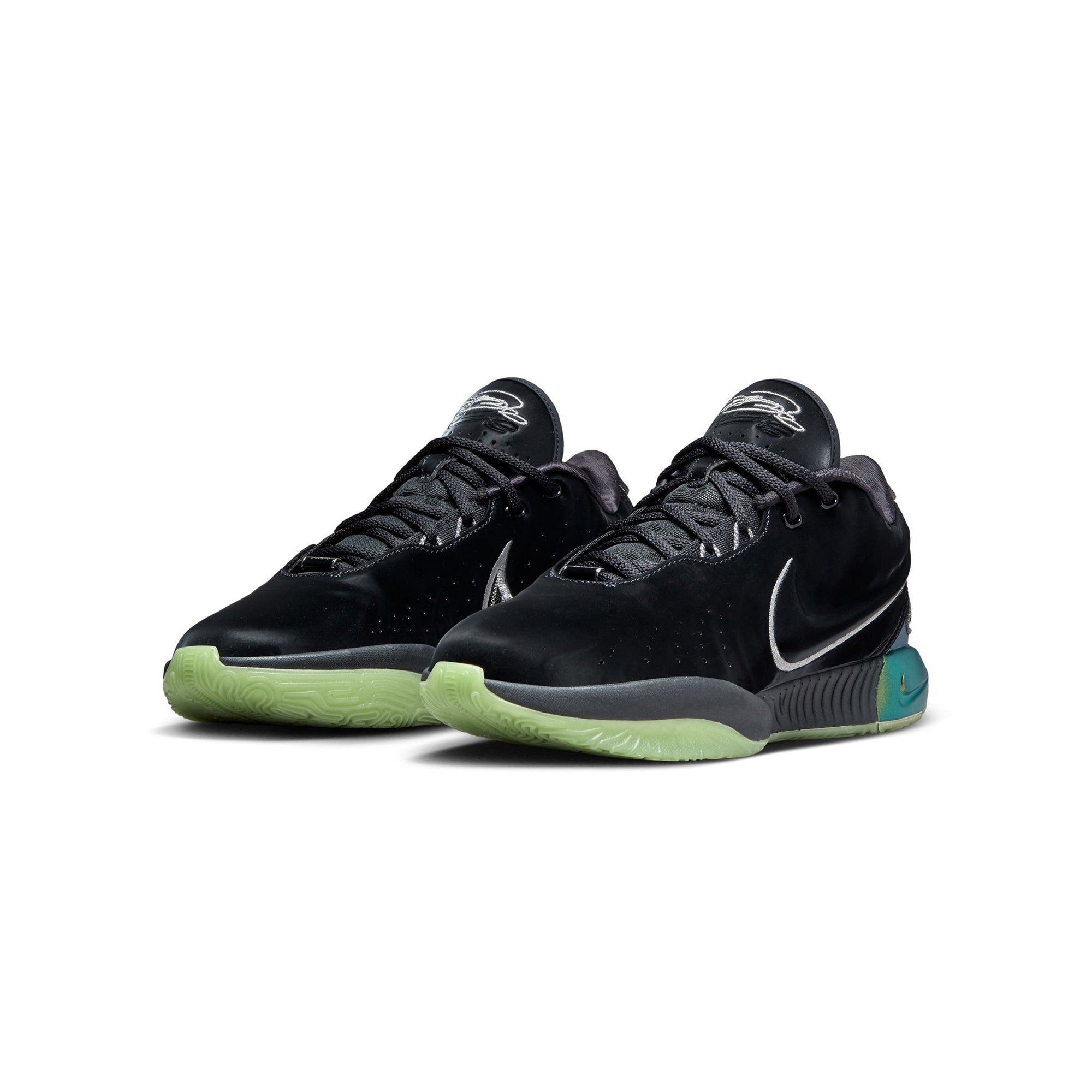 Nike Mens LeBron XXI Shoes