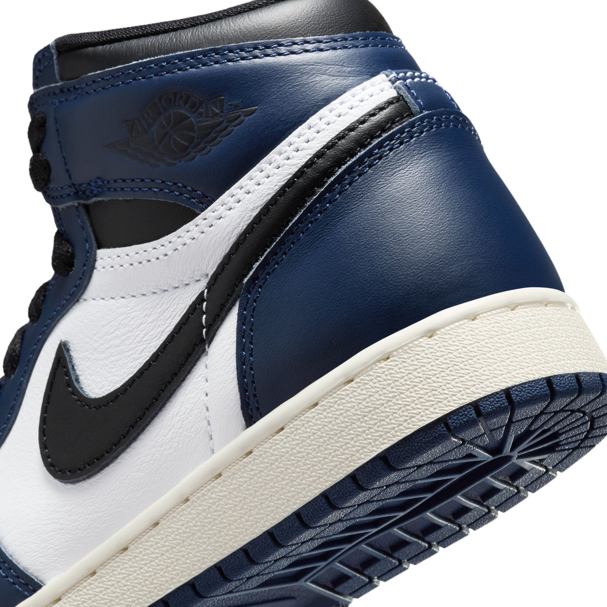 Air Jordan 1 Kids High OG "Midnight Navy" Shoes