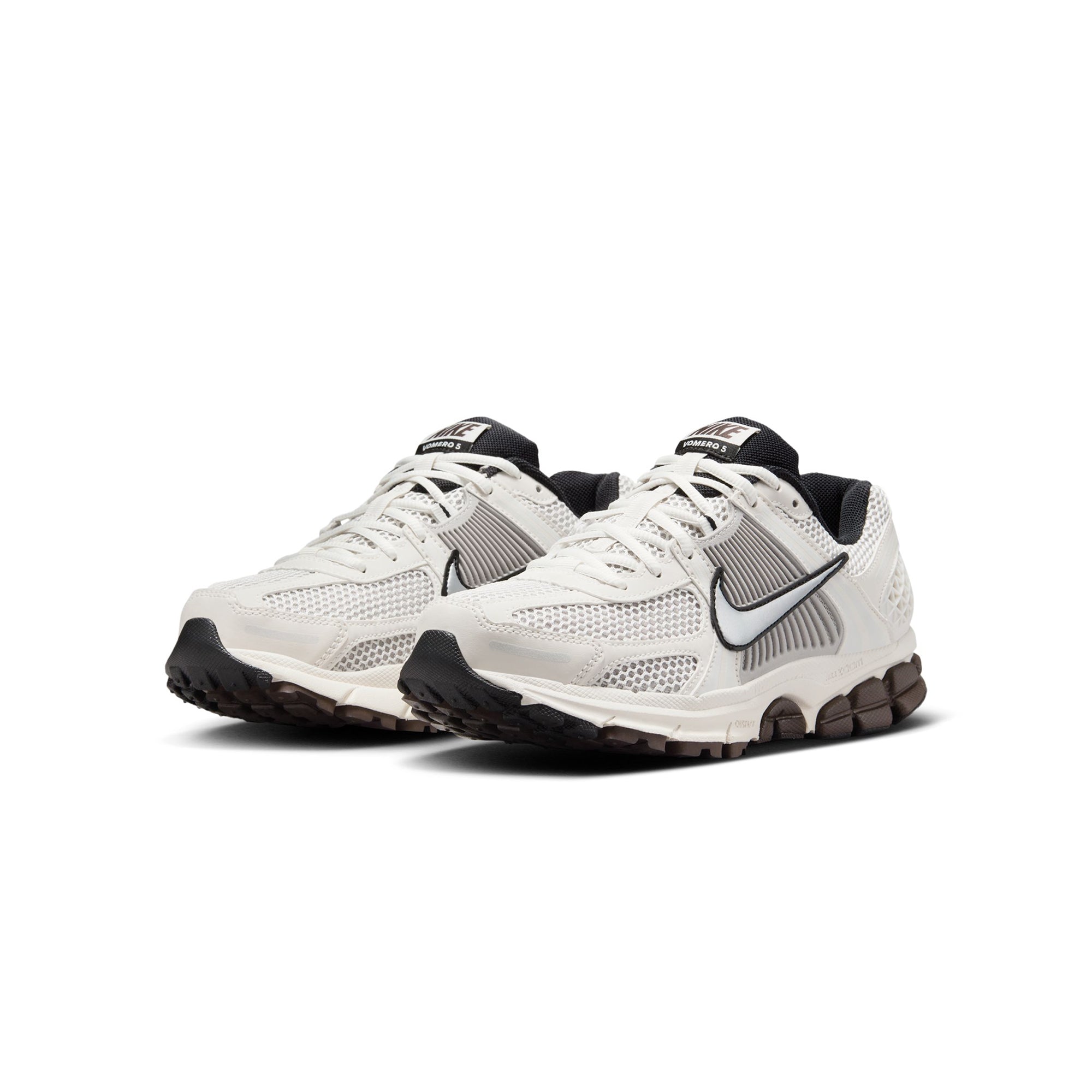 Nike Womens Zoom Vomero 5 Shoes