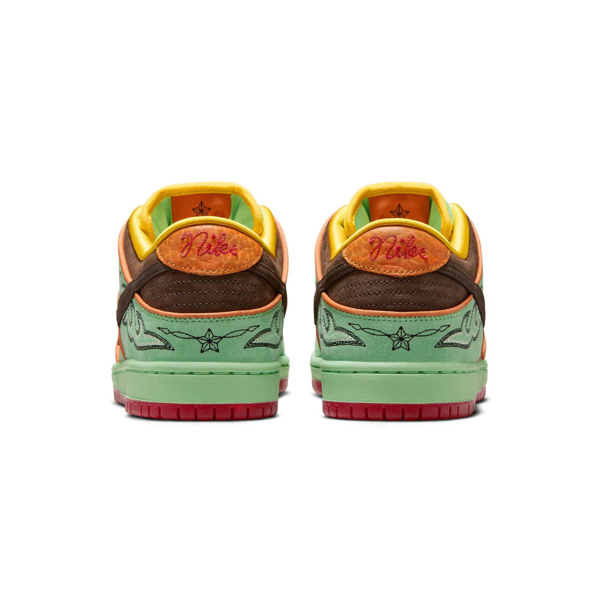 Nike SB Mens Dunk Low Pro Shoes
