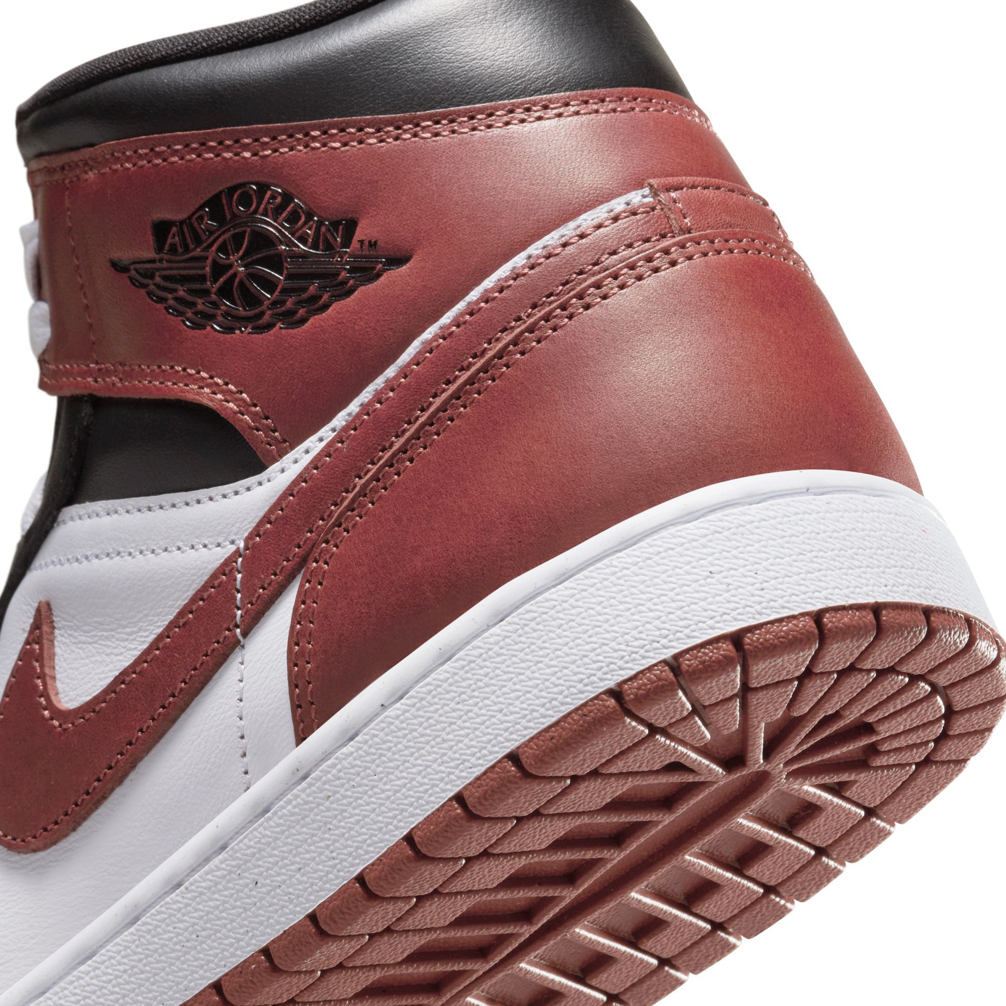 Air Jordan 1 Mens Mid SE Shoes