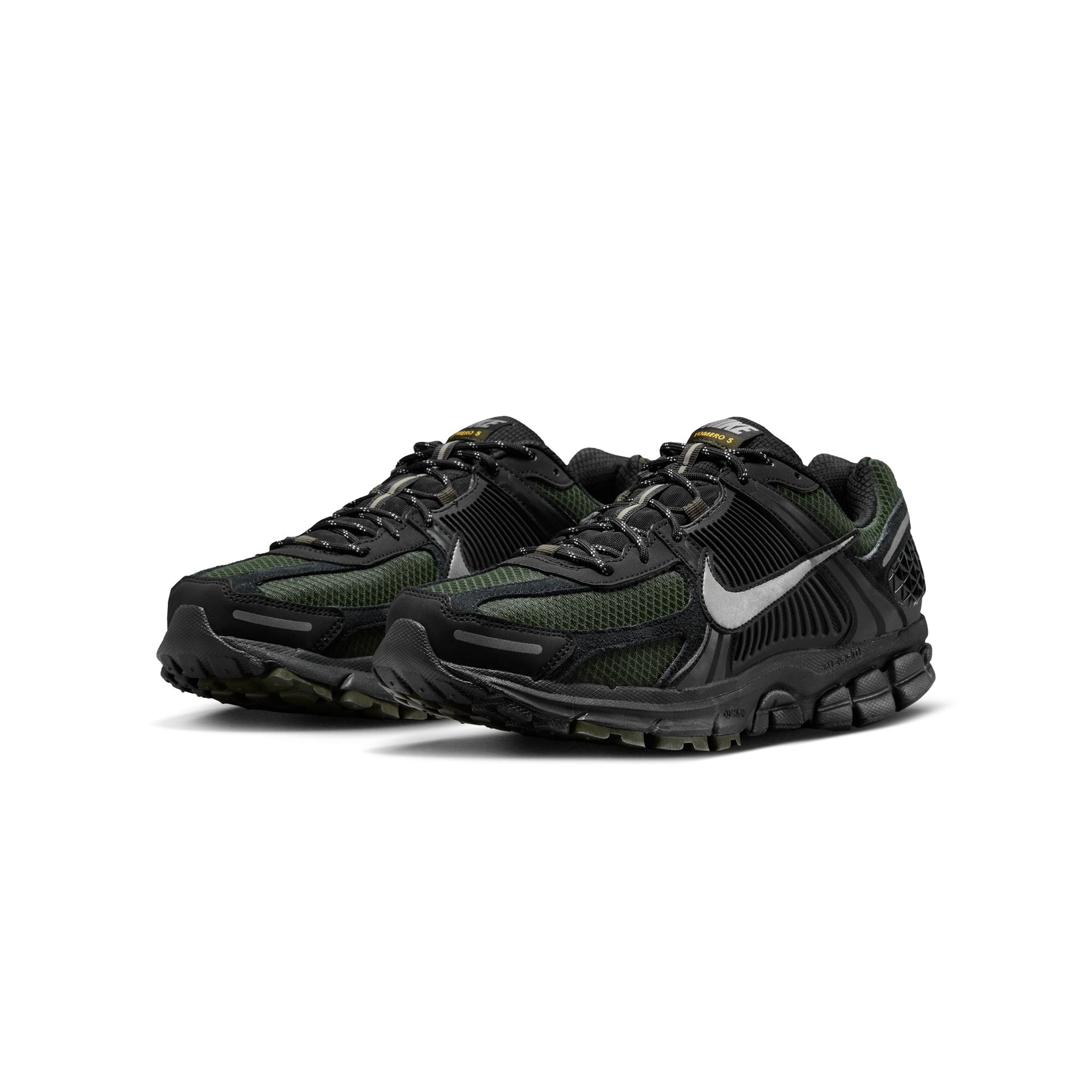 Nike Mens Zoom Vomero 5 Shoes