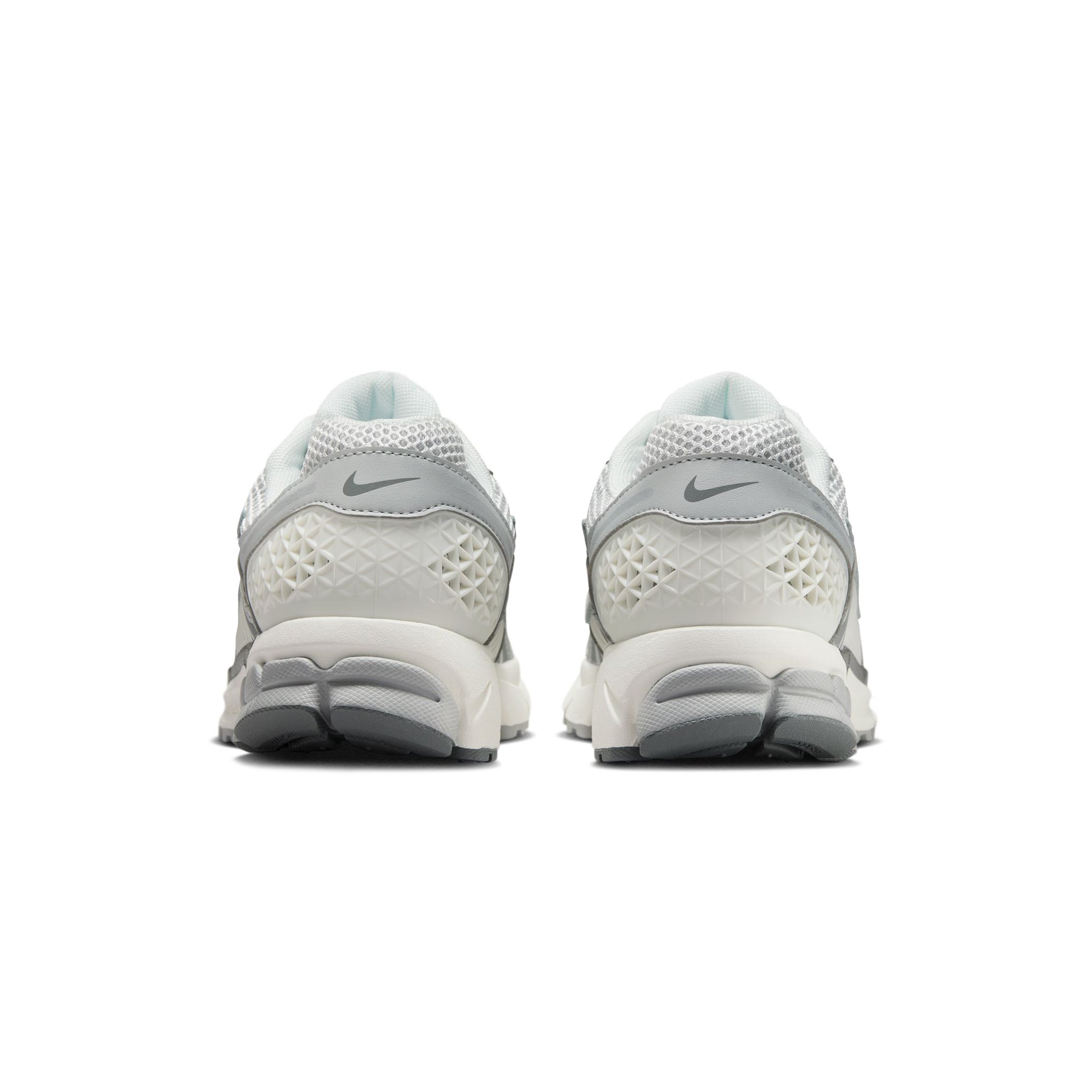 Nike Mens Zoom Vomero 5 Shoes