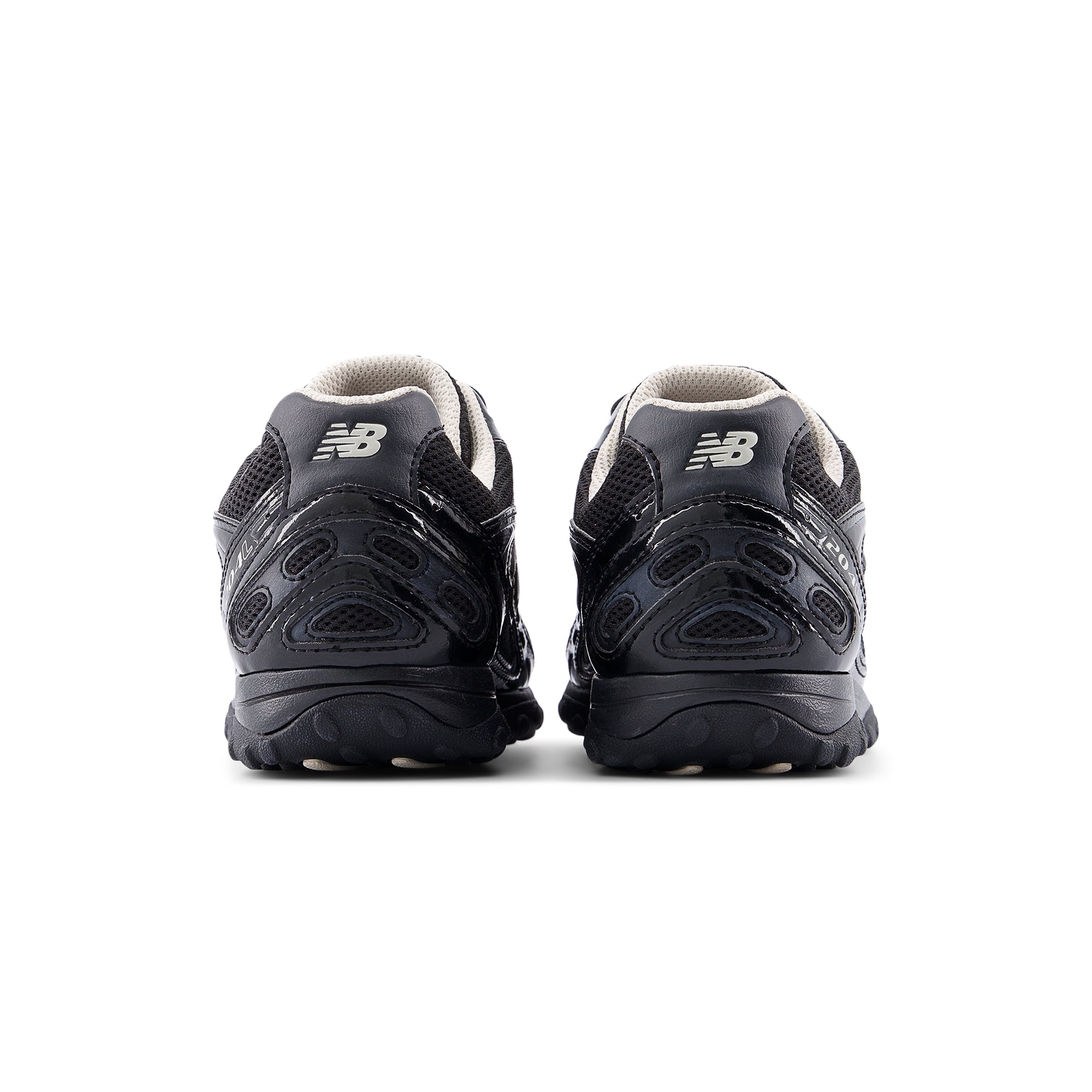 New Balance 204L Shoes