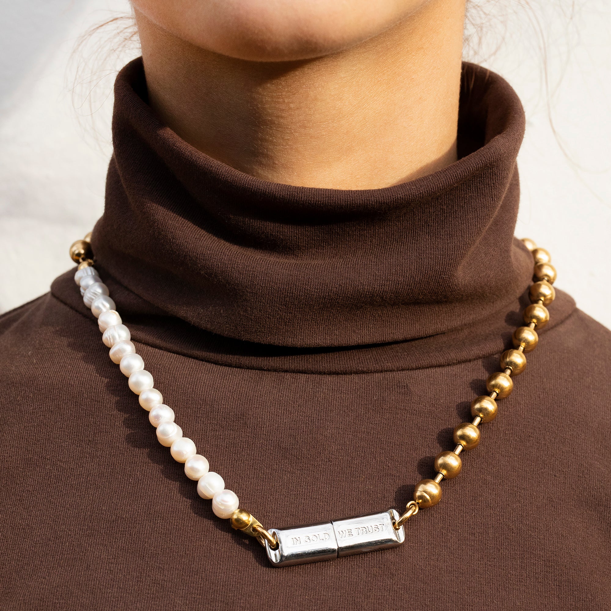 In Gold We Trust Paris USB-C Necklace (Gold)