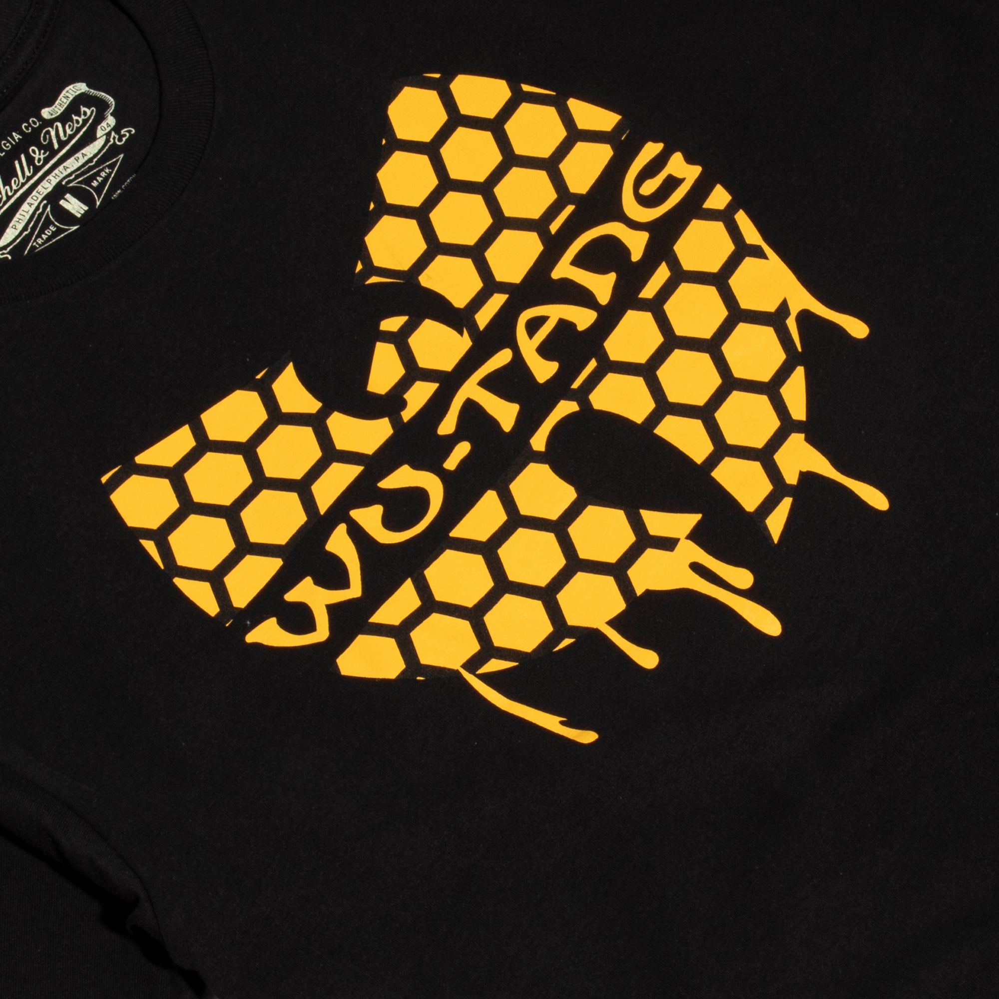 Mitchell & Ness x Extra Butter x Hulu Mens Wu Tang Honeycomb Tee 'Black'