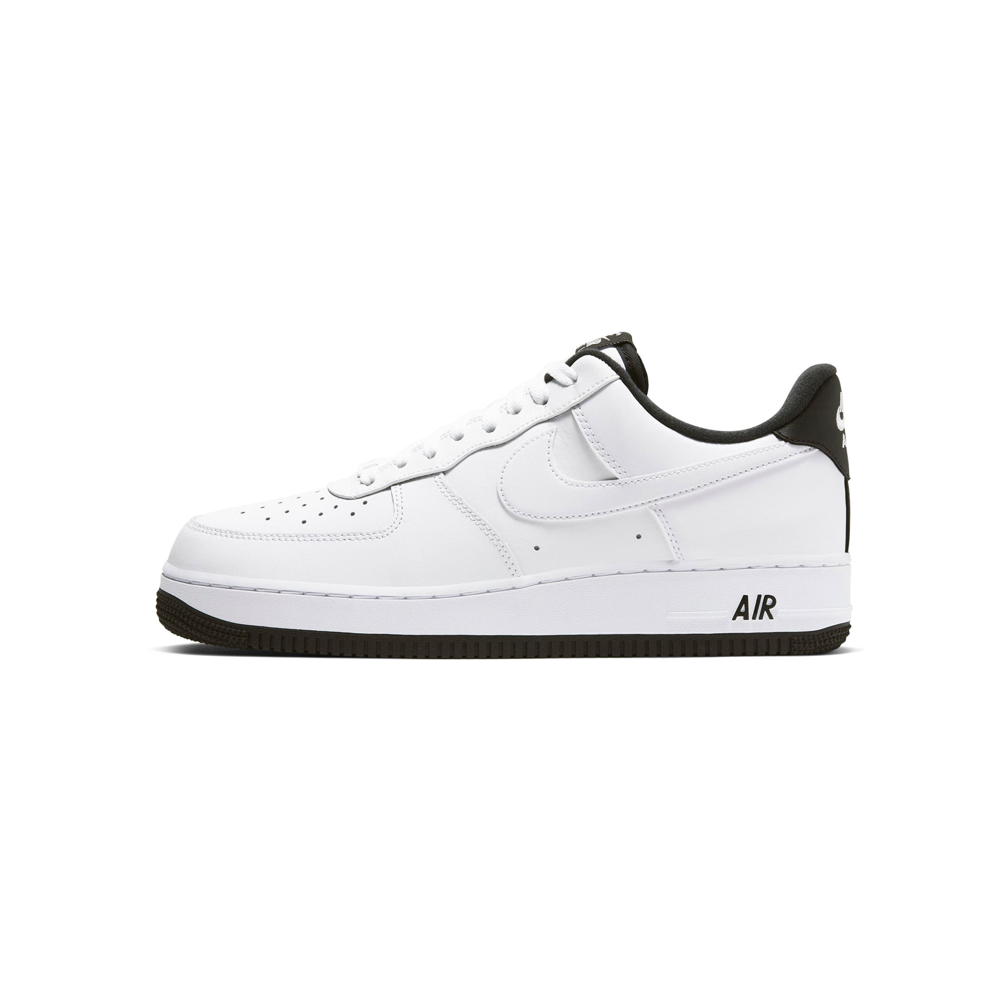 NIKE AIR FORCE 1 '07