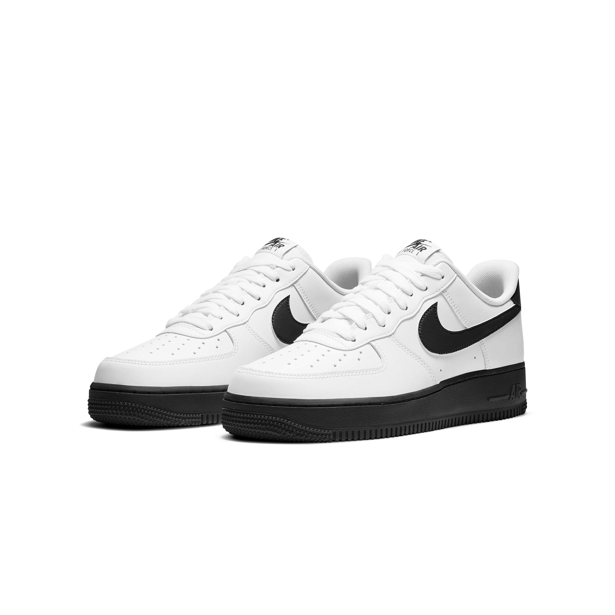 Nike Men Air Force 1 07 Shoe