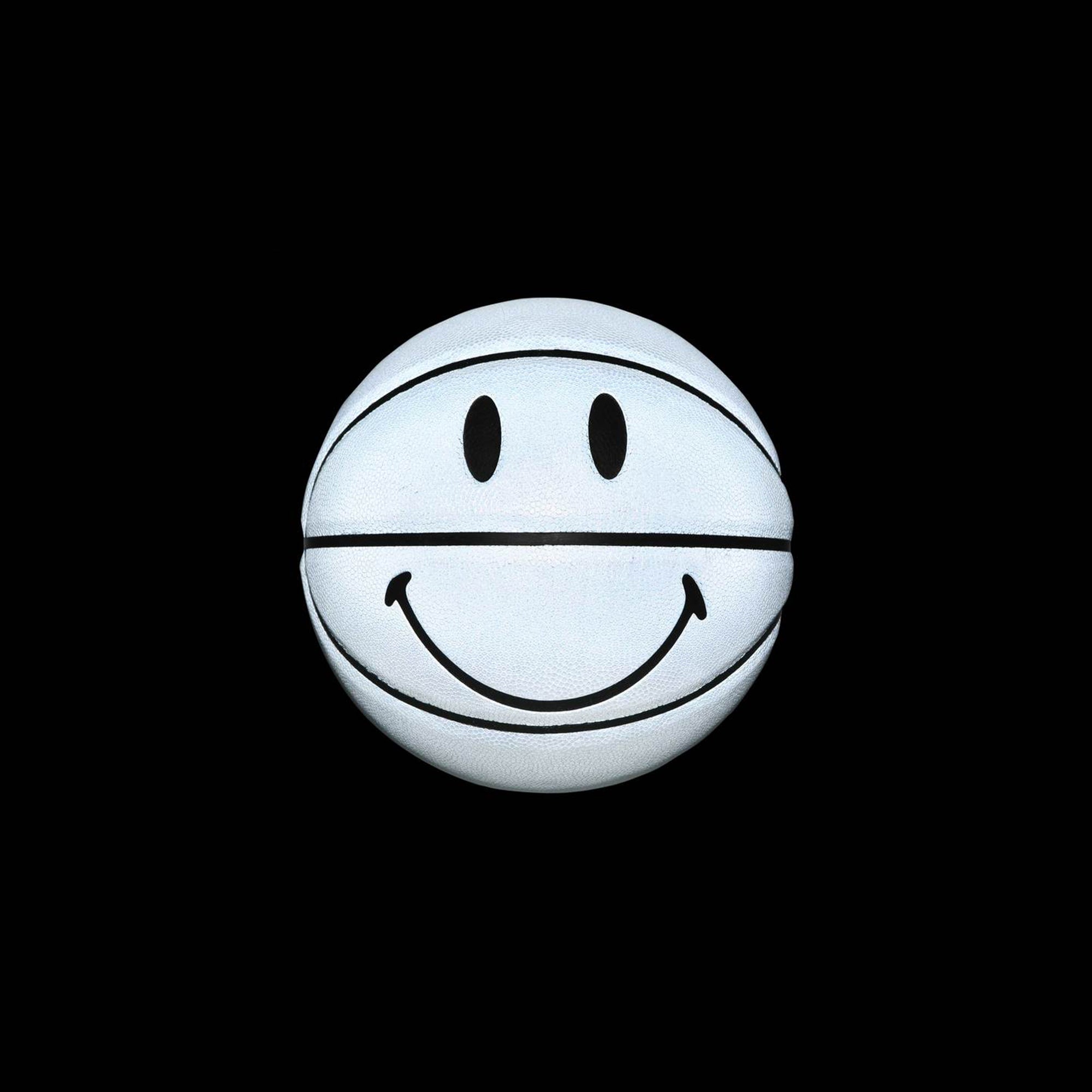 Chinatown Market Smiley 3M Basketball