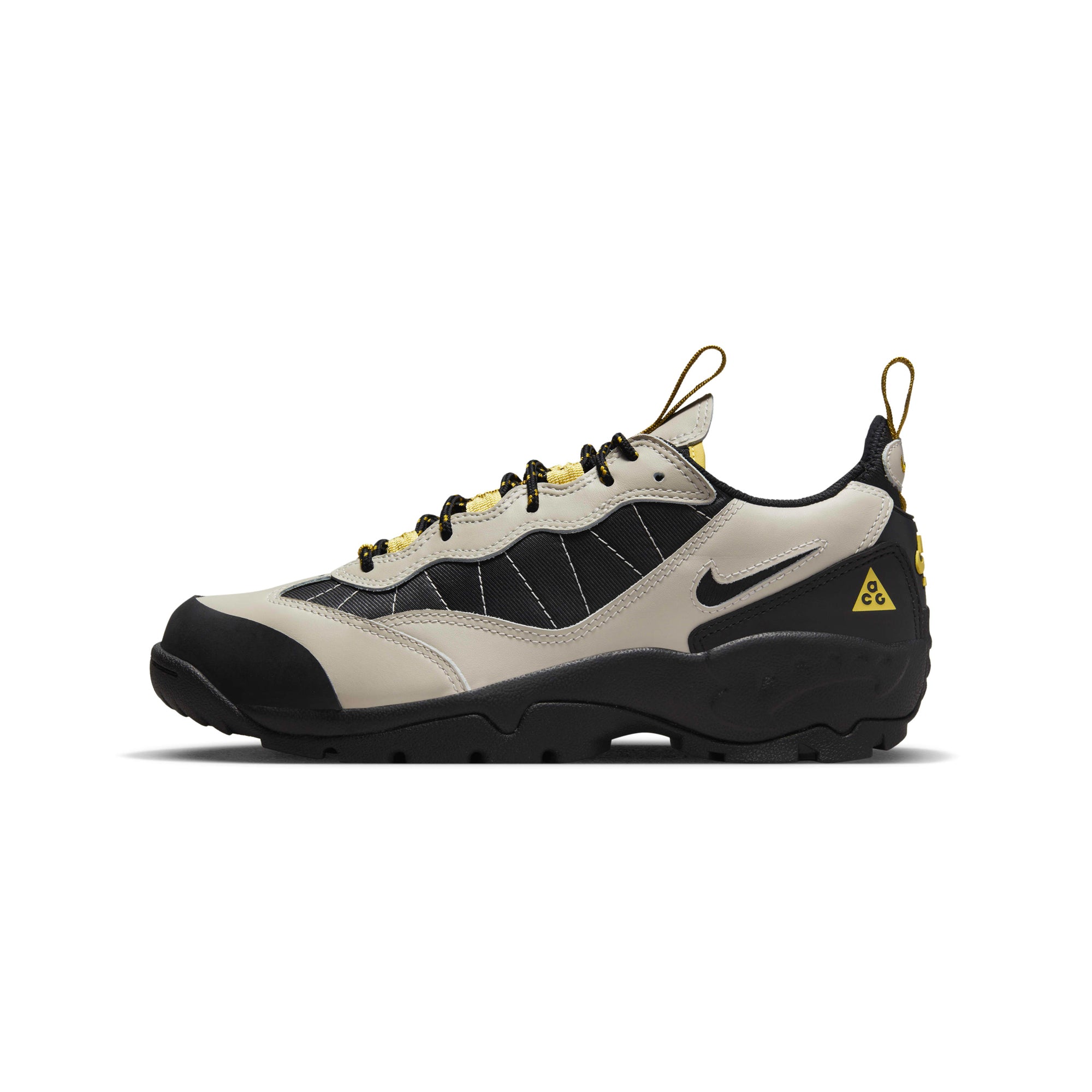 Nike ACG Mens Air Mada Shoes