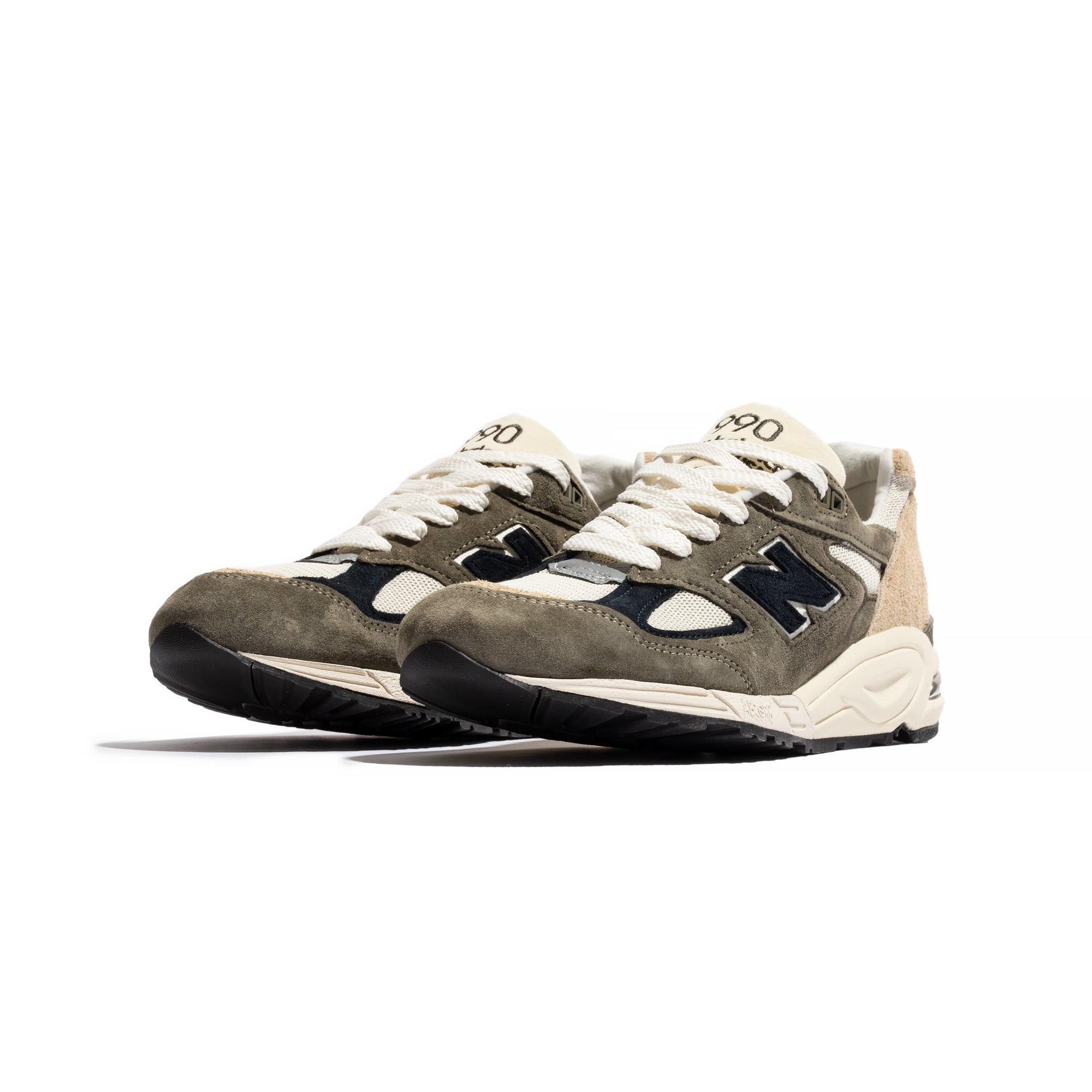 New Balance Made in USA 990v2 Shoes